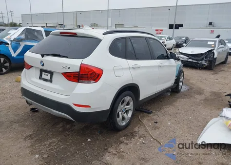 2015 BMW X1 Sdrive28I из США, поврежденный, VIN WBAVM1C50FV498555